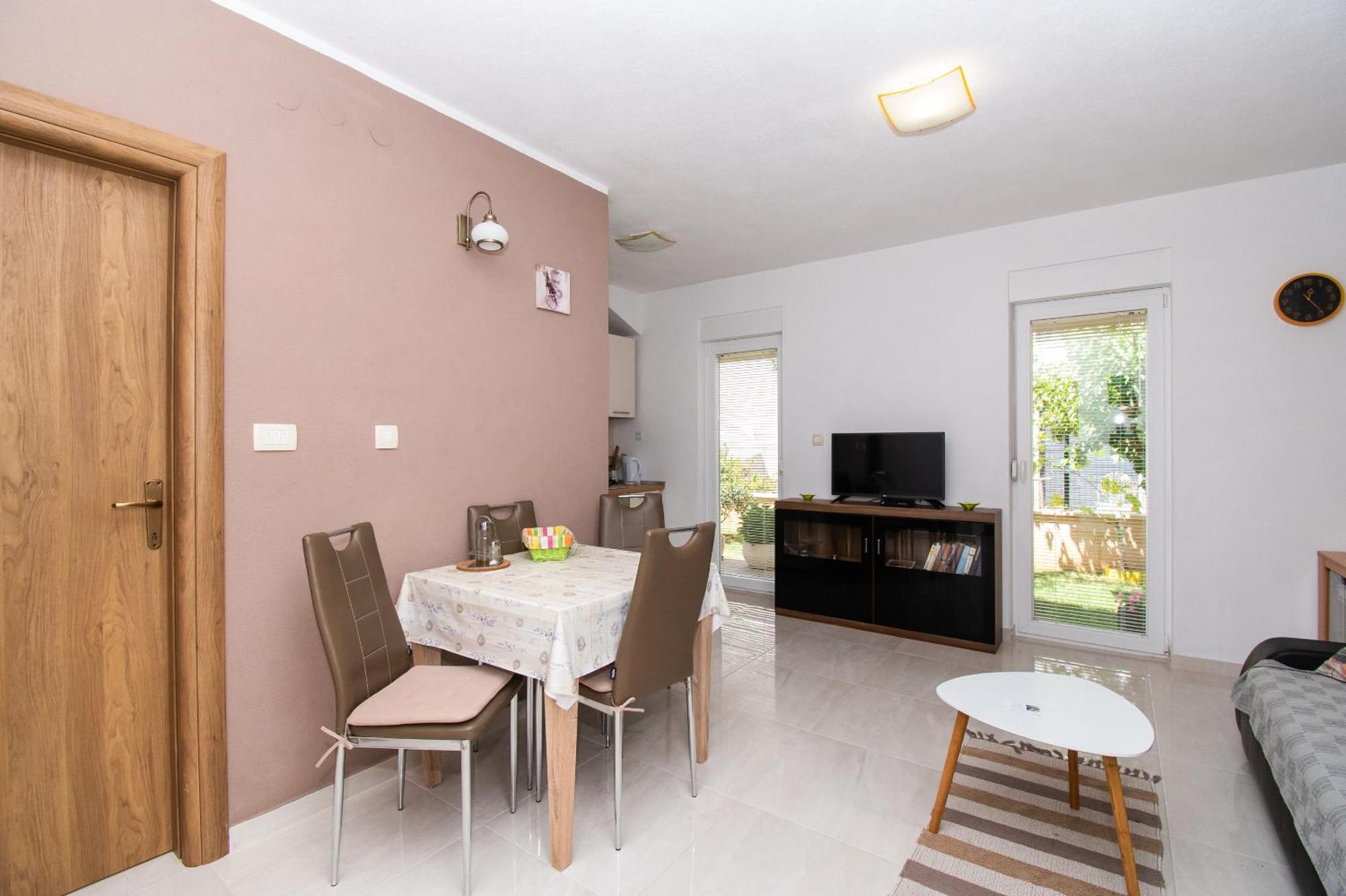 Apartment Ninic Srima Luaran gambar