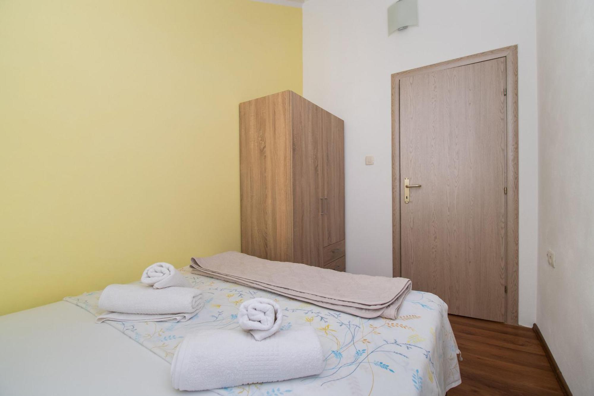 Apartment Ninic Srima Luaran gambar
