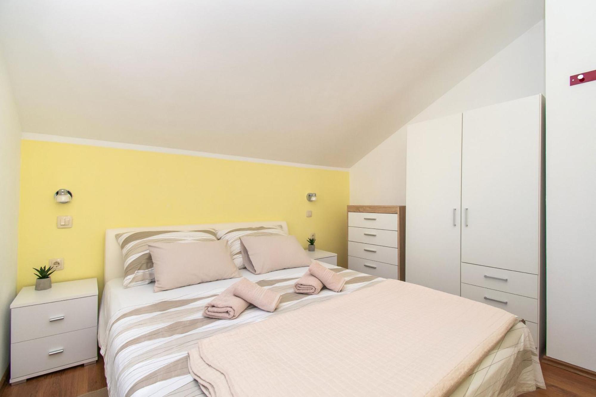 Apartment Ninic Srima Luaran gambar